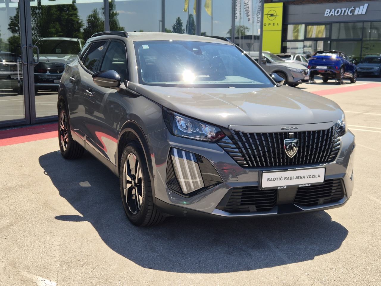 Peugeot 2008 1,2 PureTech 100 S&S Allure, fotografija 3