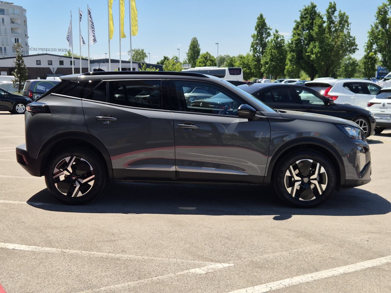 Peugeot 2008 1,2 PureTech 100 S&S Allure, fotografija 4
