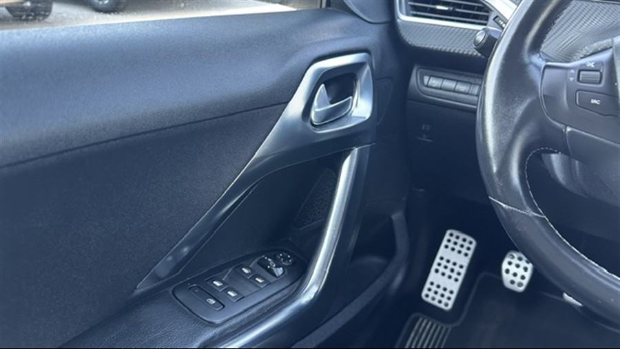 Peugeot 2008 1.2 110KS, Féline Titane, panorama, PDC, tempom, servisna, fotografija 18
