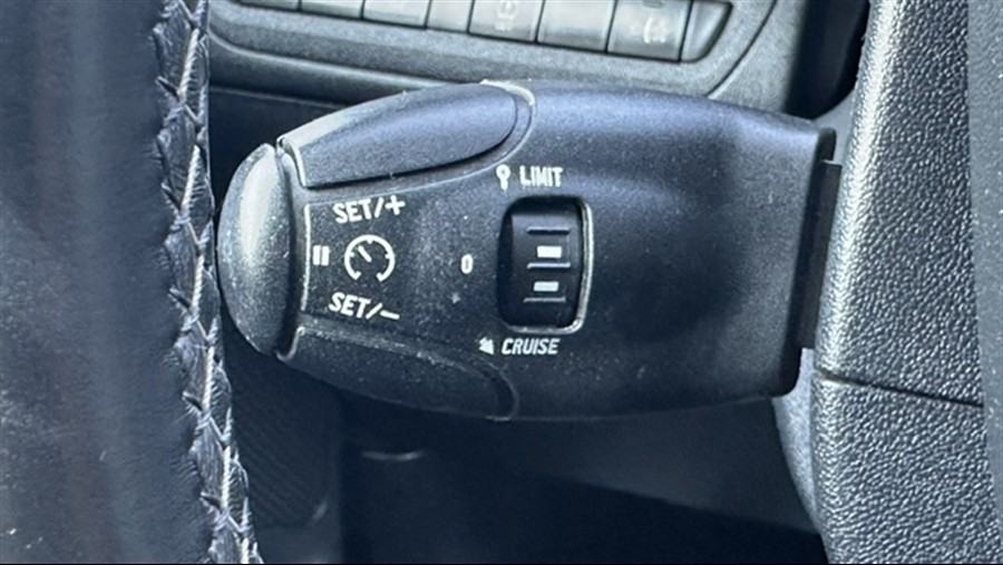 Peugeot 2008 1.2 110KS, Féline Titane, panorama, PDC, tempom, servisna, fotografija 15