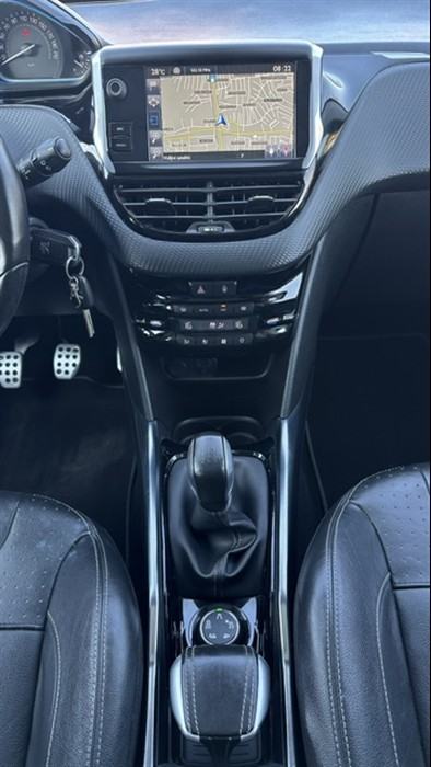 Peugeot 2008 1.2 110KS, Féline Titane, panorama, PDC, tempom, servisna, fotografija 13