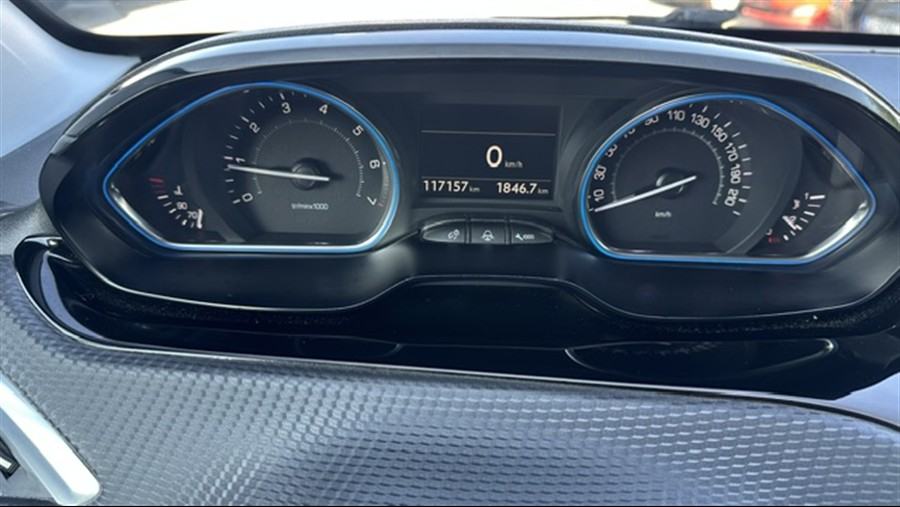 Peugeot 2008 1.2 110KS, Féline Titane, panorama, PDC, tempom, servisna, fotografija 12