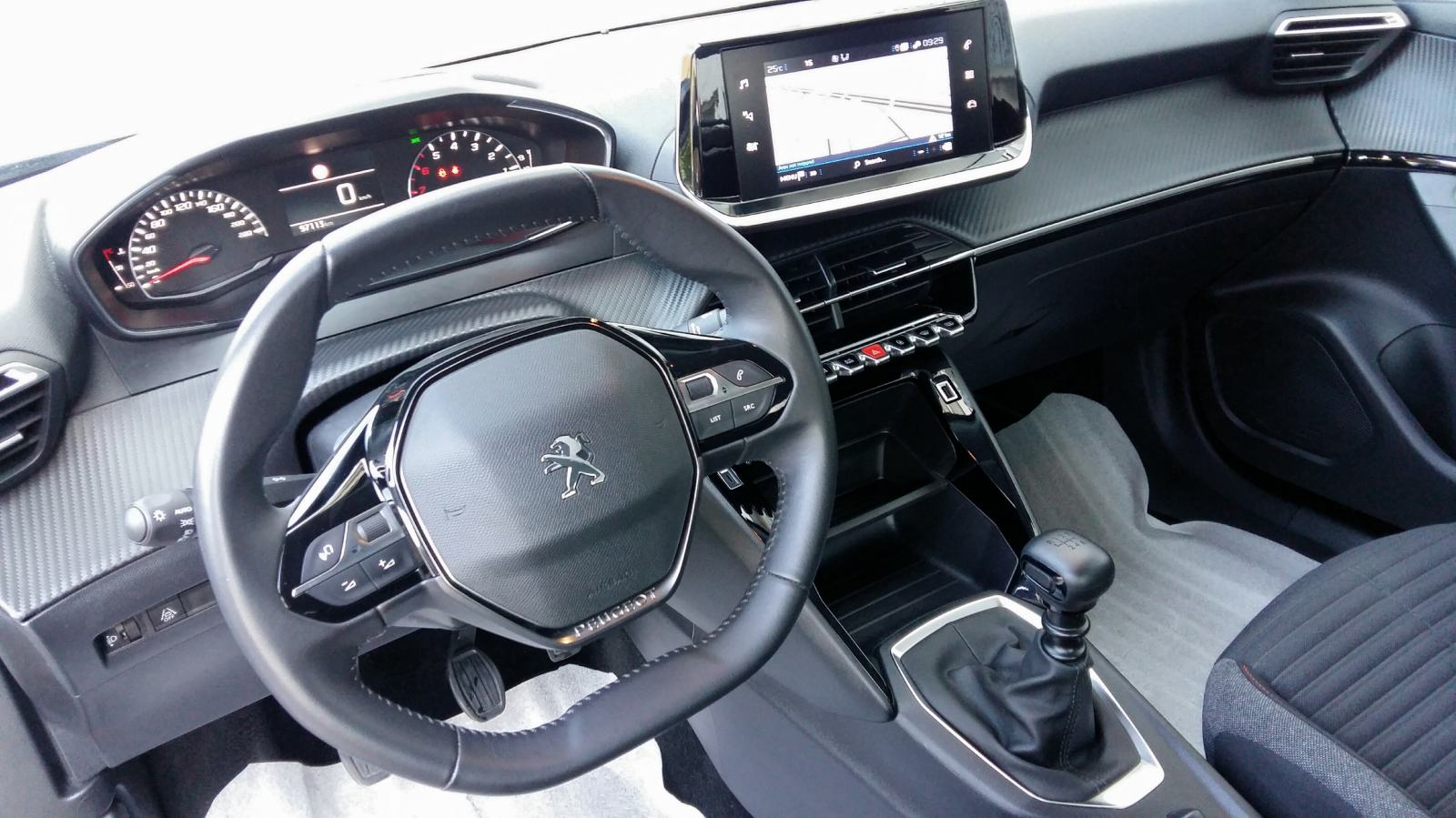 Peugeot 2008 1,2 PURETECH 130 ACTIVE SPORT *ZAMJENA ZA JEFTINIJE*, fotografija 5