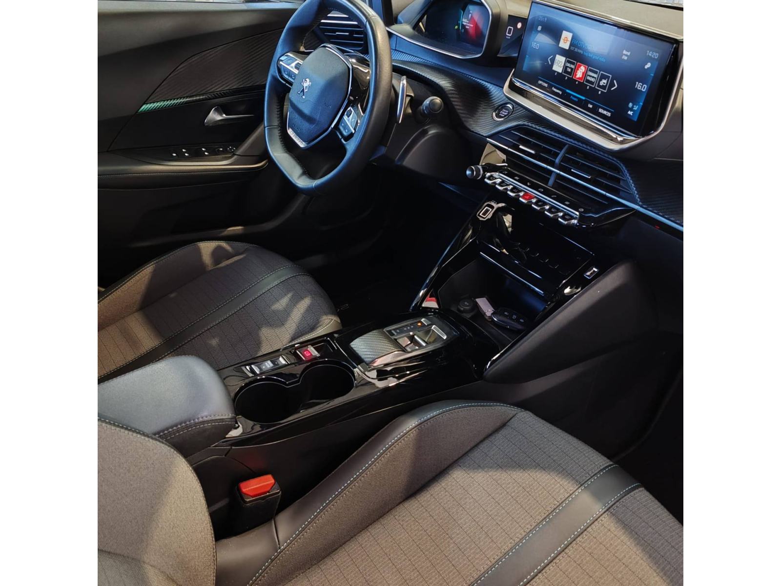 PEUGEOT 2008 1.2 PureTech 130 KS ALLURE AUTOMATIK *VOZILO S JAMSTVOM*, fotografija 11