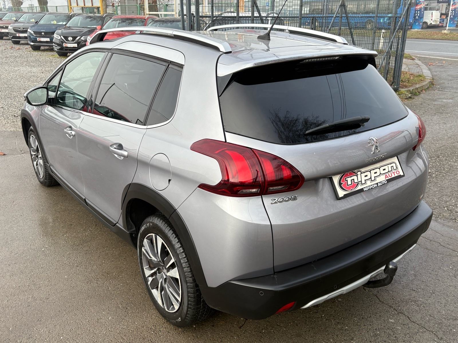 Peugeot 2008 1,2 PureTech NAVI - KLIMA - LEASING RATA 181 €, fotografija 4