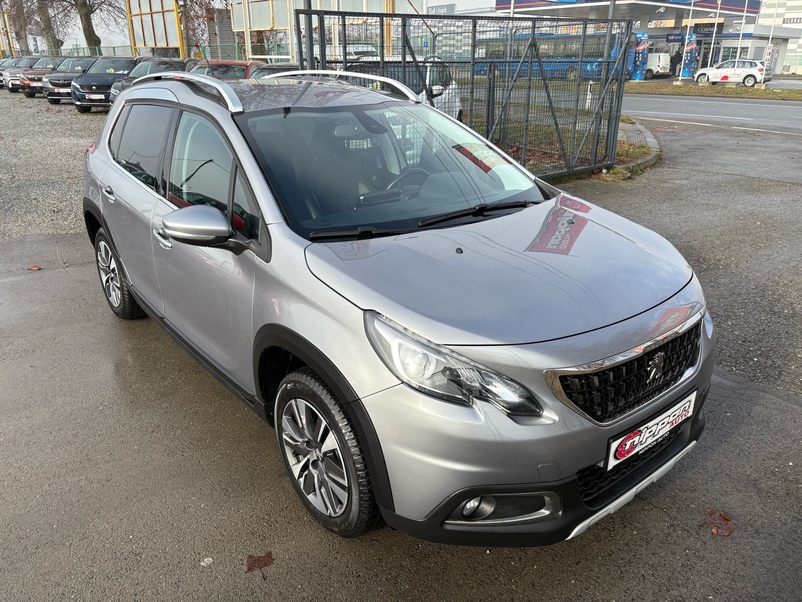 Peugeot 2008 1,2 PureTech NAVI - KLIMA - LEASING RATA 181 €, fotografija 8
