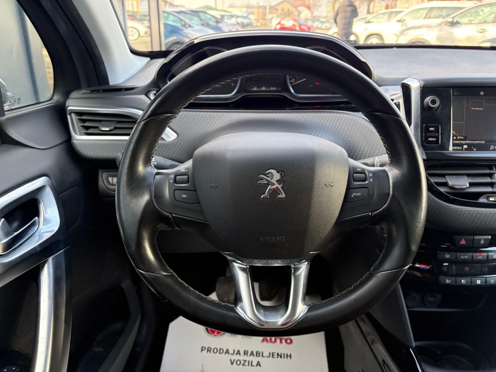 Peugeot 2008 1,2 PureTech NAVI - KLIMA - LEASING RATA 181 €, fotografija 14