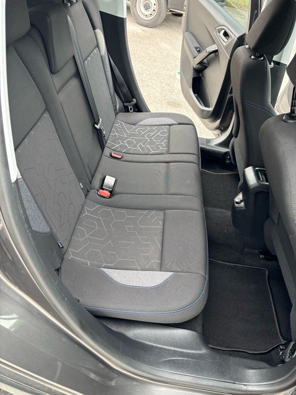 Peugeot 2008 //64 tkm //--AKCIJA !, fotografija 14