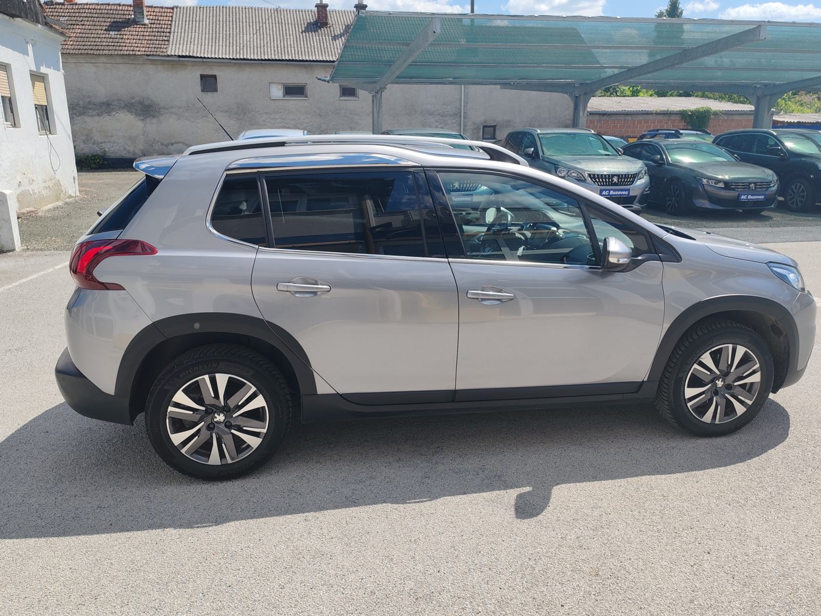 Peugeot 2008 1,2 PureTech, fotografija 4
