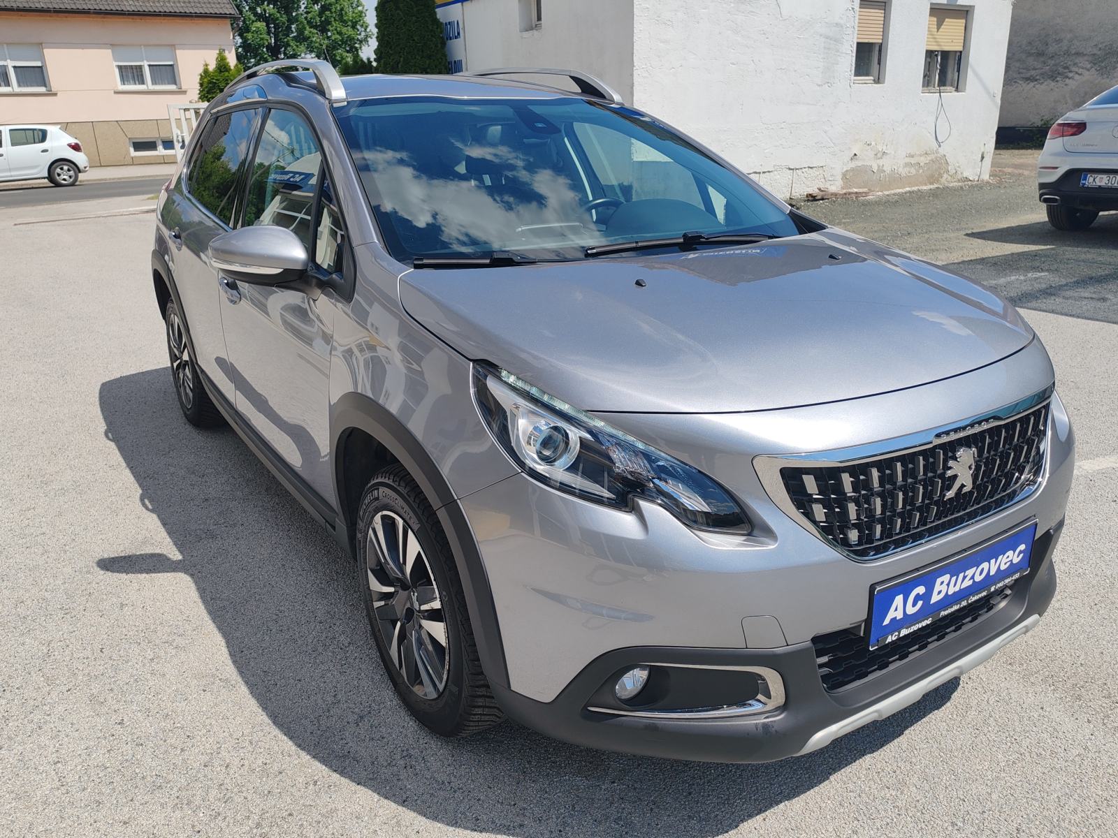 Peugeot 2008 1,2 PureTech, fotografija 2