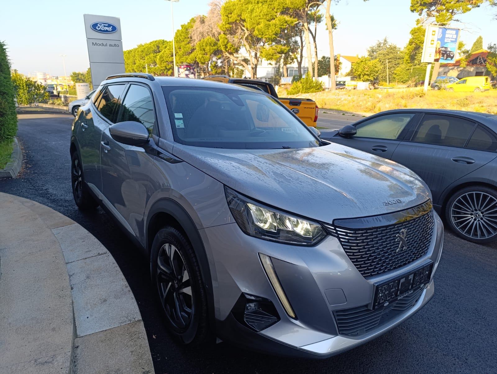 Peugeot 2008 1,2 PureTech, fotografija 2