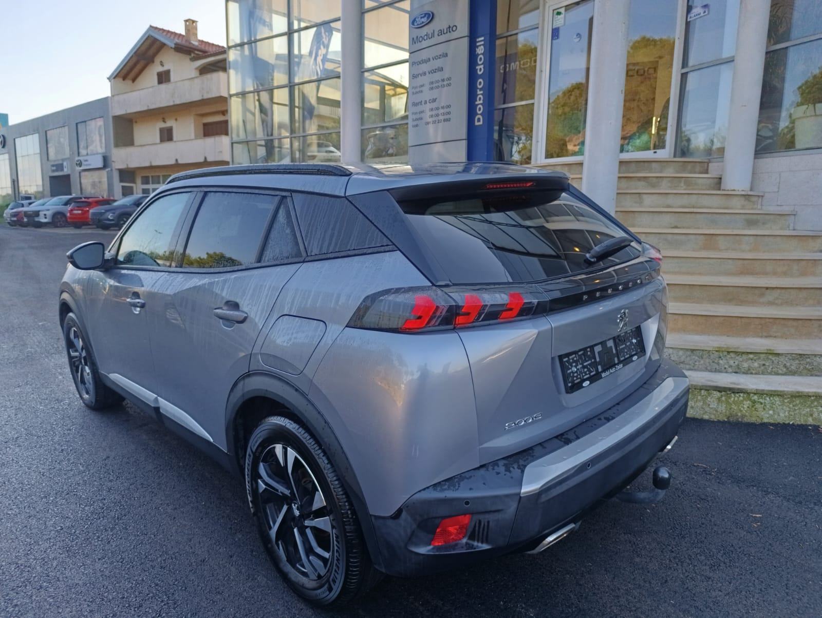 Peugeot 2008 1,2 PureTech, fotografija 3