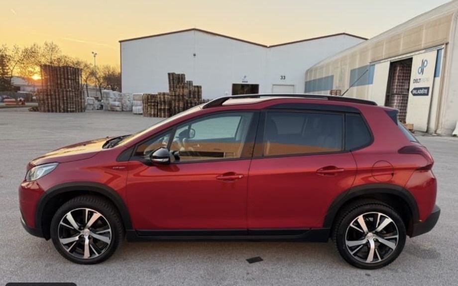 Peugeot 2008 1,2 PureTech GT LINE, fotografija 4