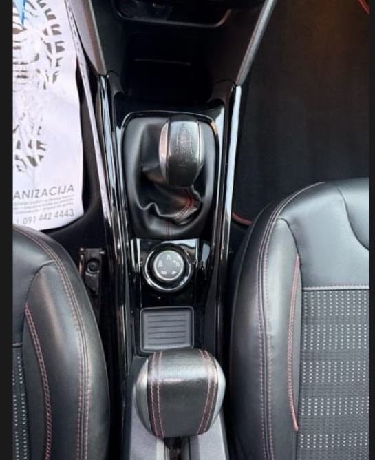 Peugeot 2008 1,2 PureTech GT LINE, fotografija 18