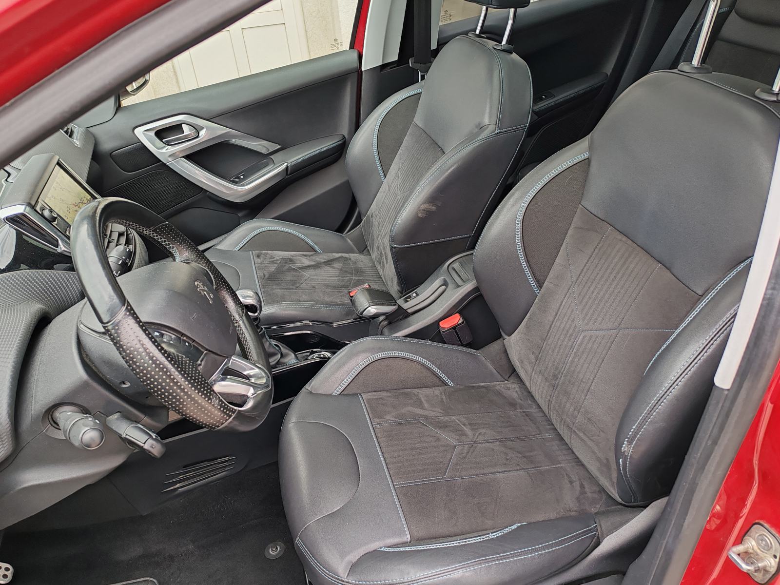 Peugeot 2008 1,2 PureTech, fotografija 12
