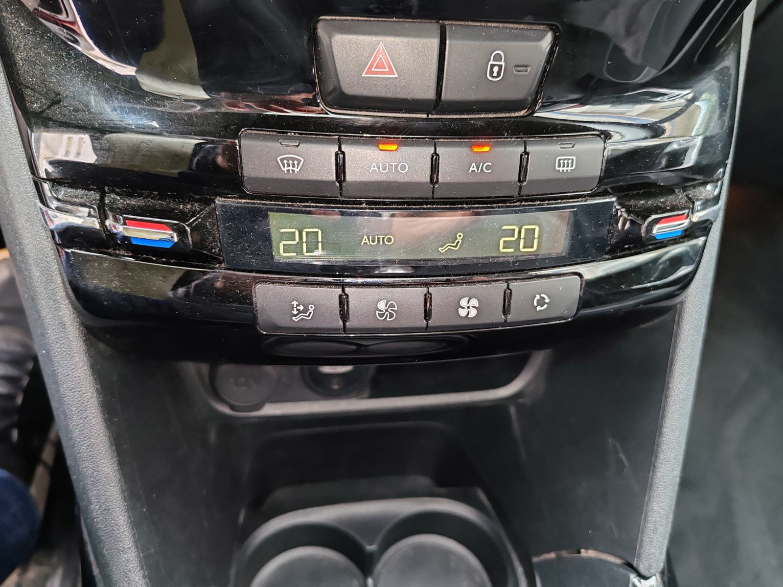 Peugeot 2008 1,2 PureTech, fotografija 13