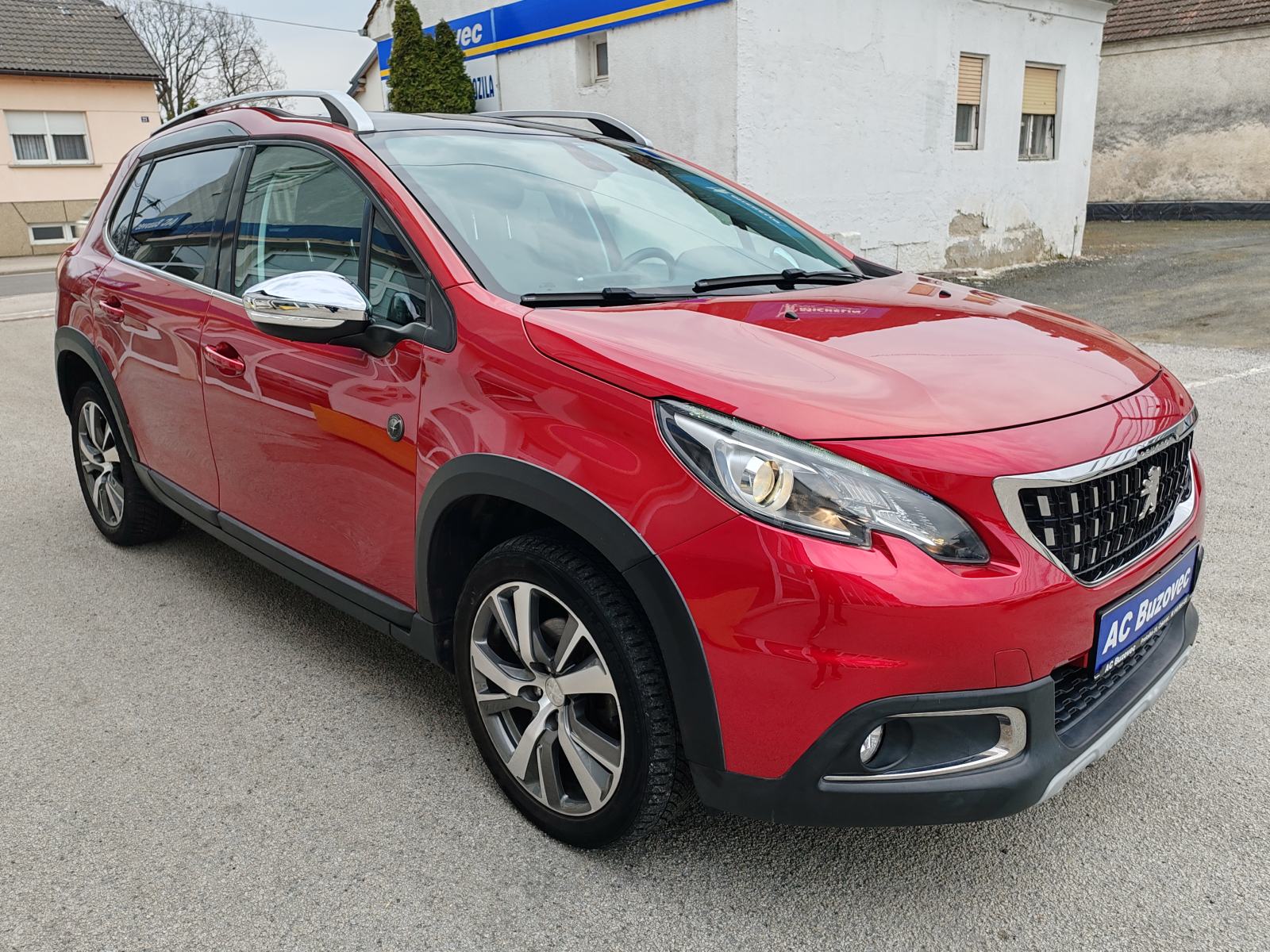 Peugeot 2008 1,2 PureTech, fotografija 3