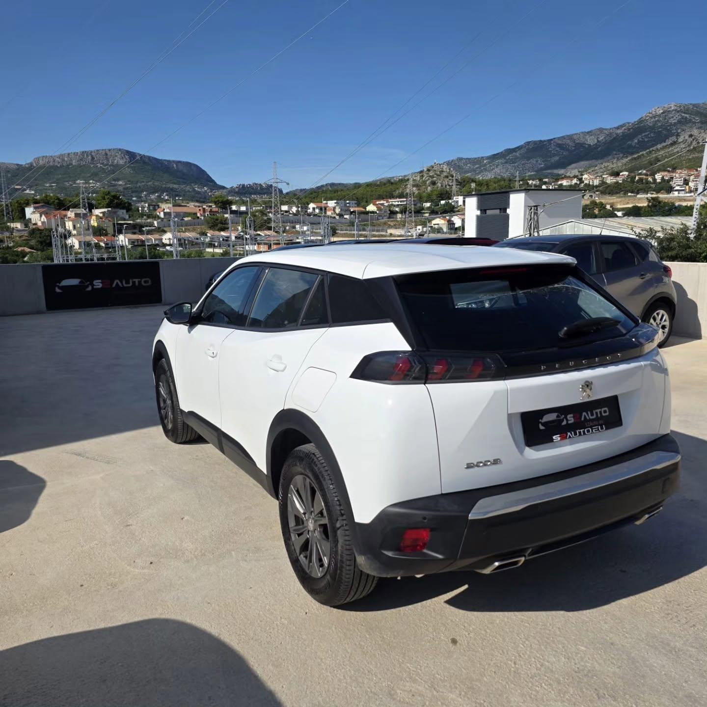 Peugeot 2008 1,2 Automatik, fotografija 5