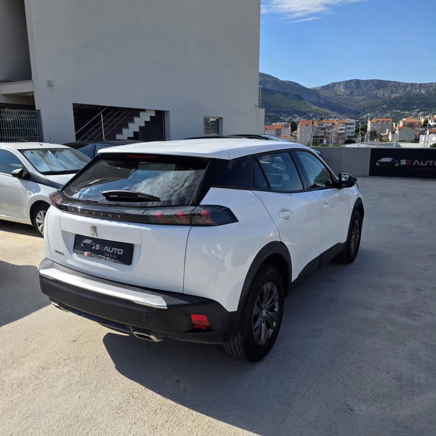 Peugeot 2008 1,2 Automatik, fotografija 8