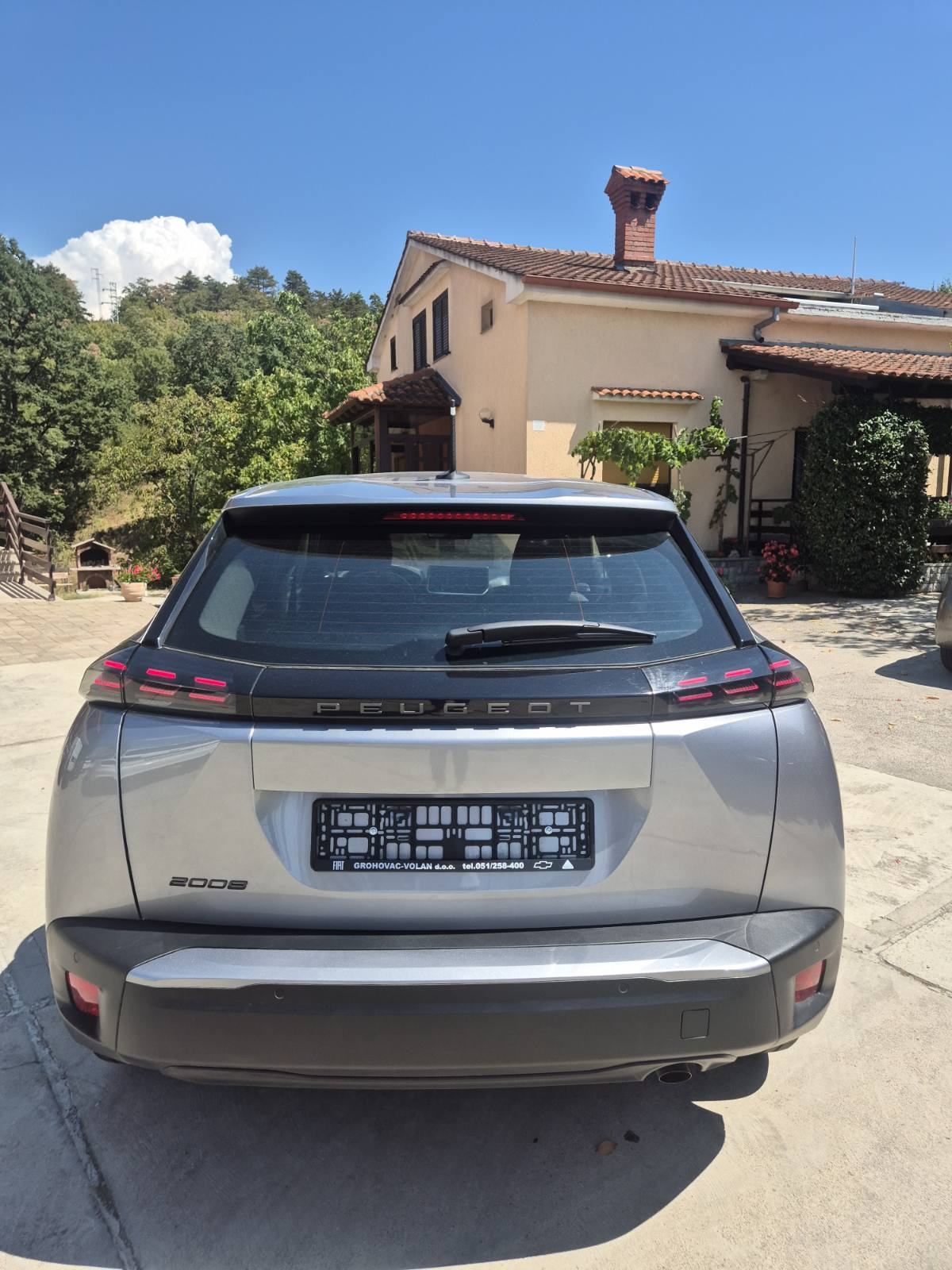 !! U PRIPREMI !! Peugeot 2008 1,2 PURETECH, fotografija 9