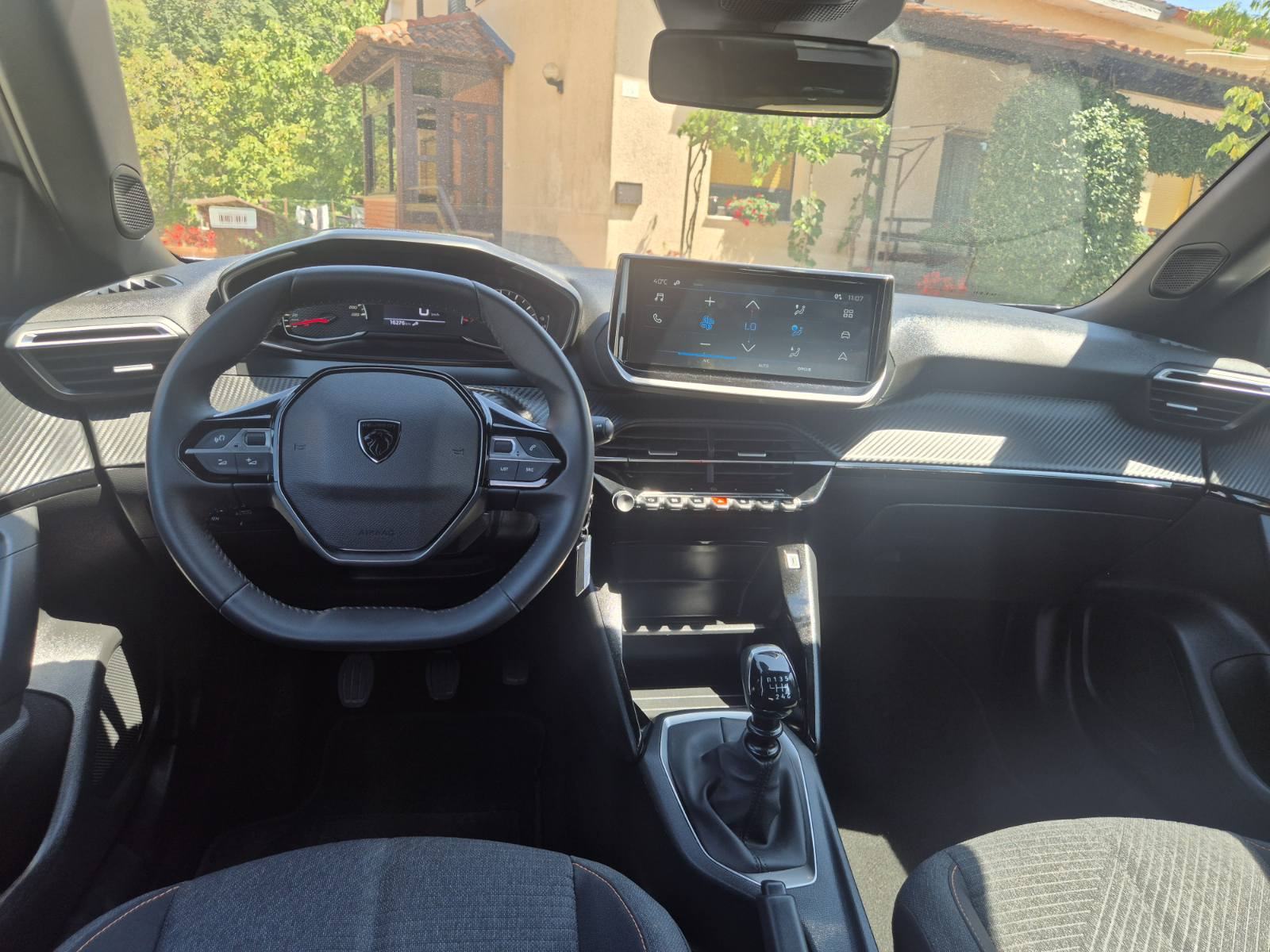 !! U PRIPREMI !! Peugeot 2008 1,2 PURETECH, fotografija 16