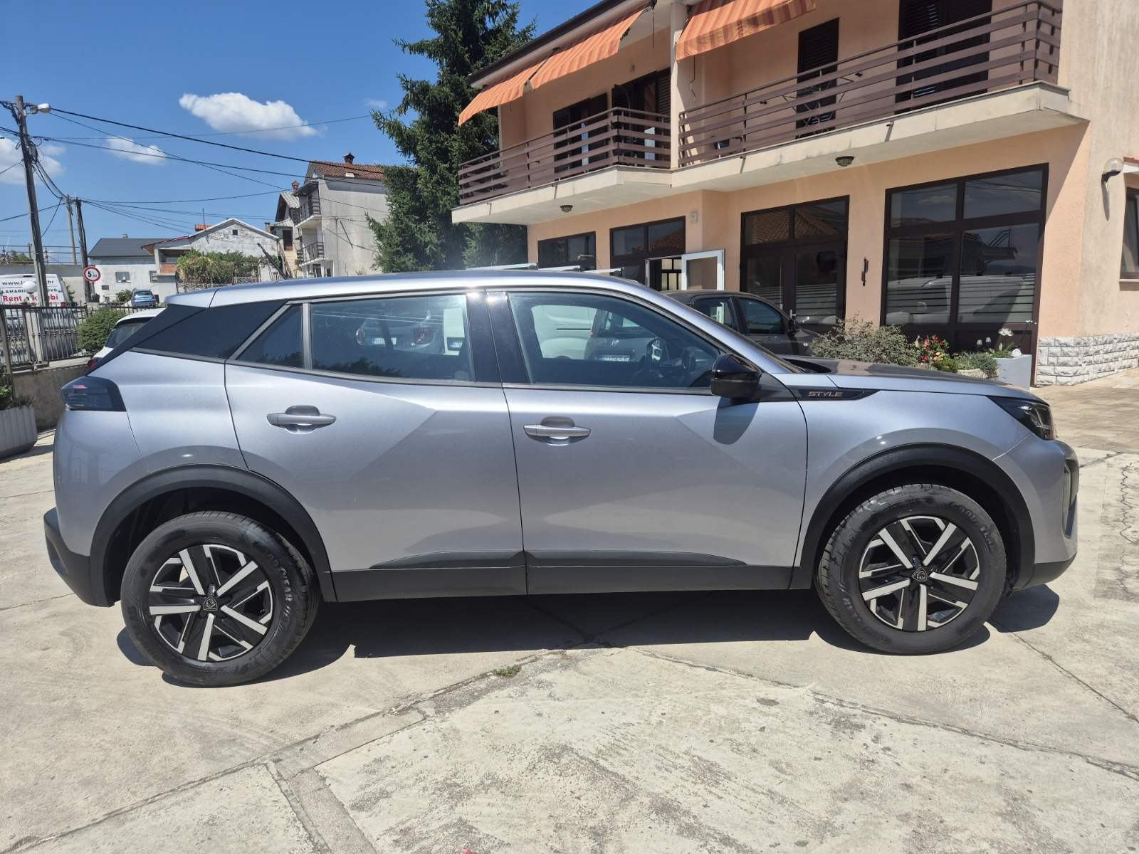 !! U PRIPREMI !! Peugeot 2008 1,2 PURETECH, fotografija 12