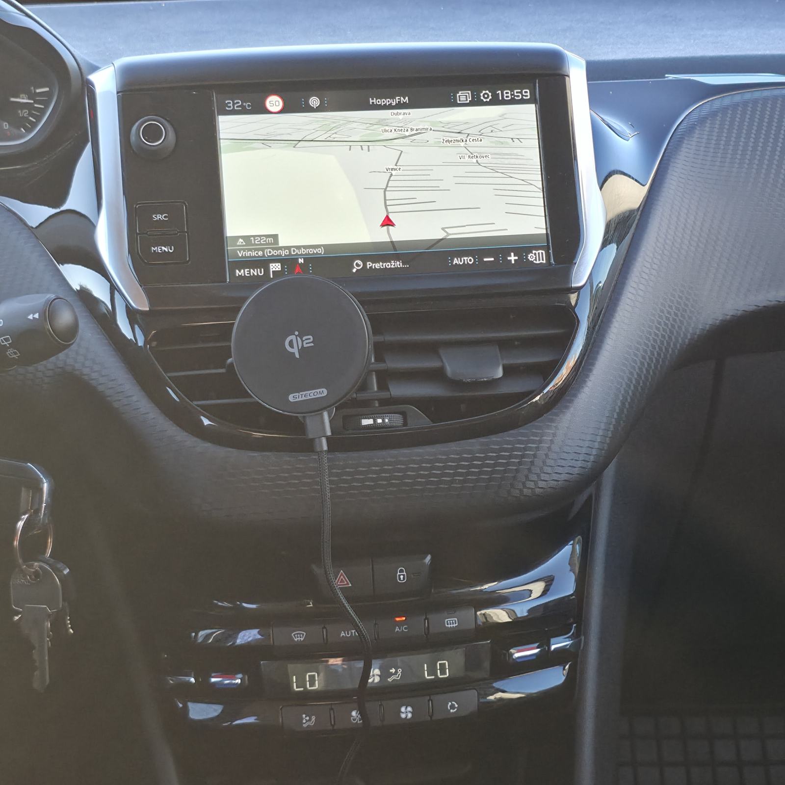 Peugeot 2008 1,2 PureTech -VLASNICA REG 4/27, fotografija 6