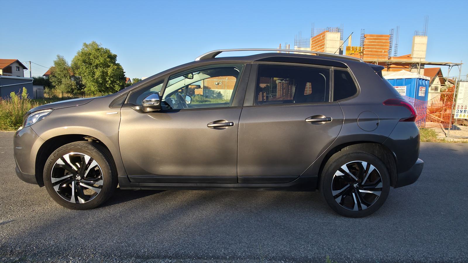 Peugeot 2008 1,2 PureTech -VLASNICA REG 4/27, fotografija 3