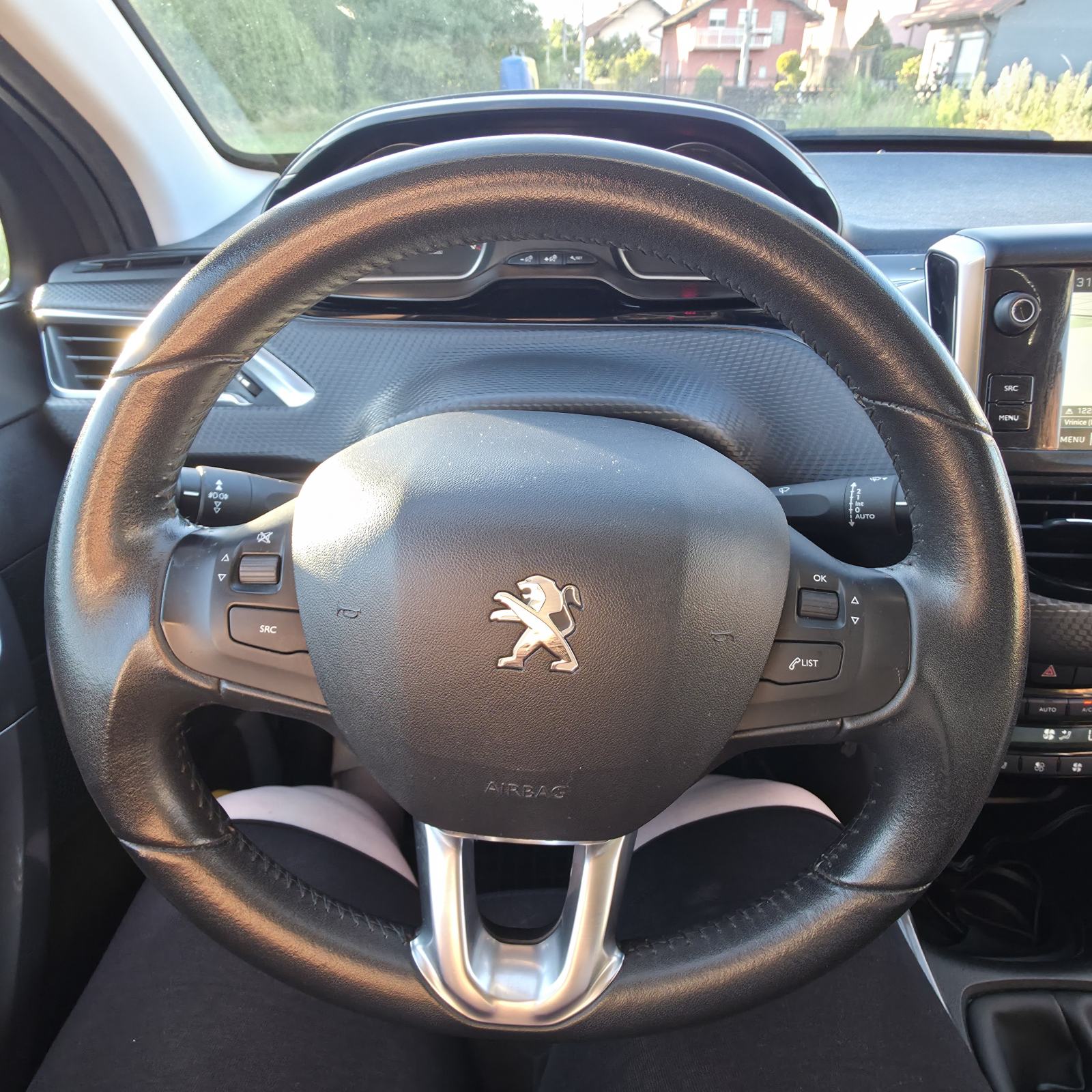 Peugeot 2008 1,2 PureTech -VLASNICA REG 4/27, fotografija 12