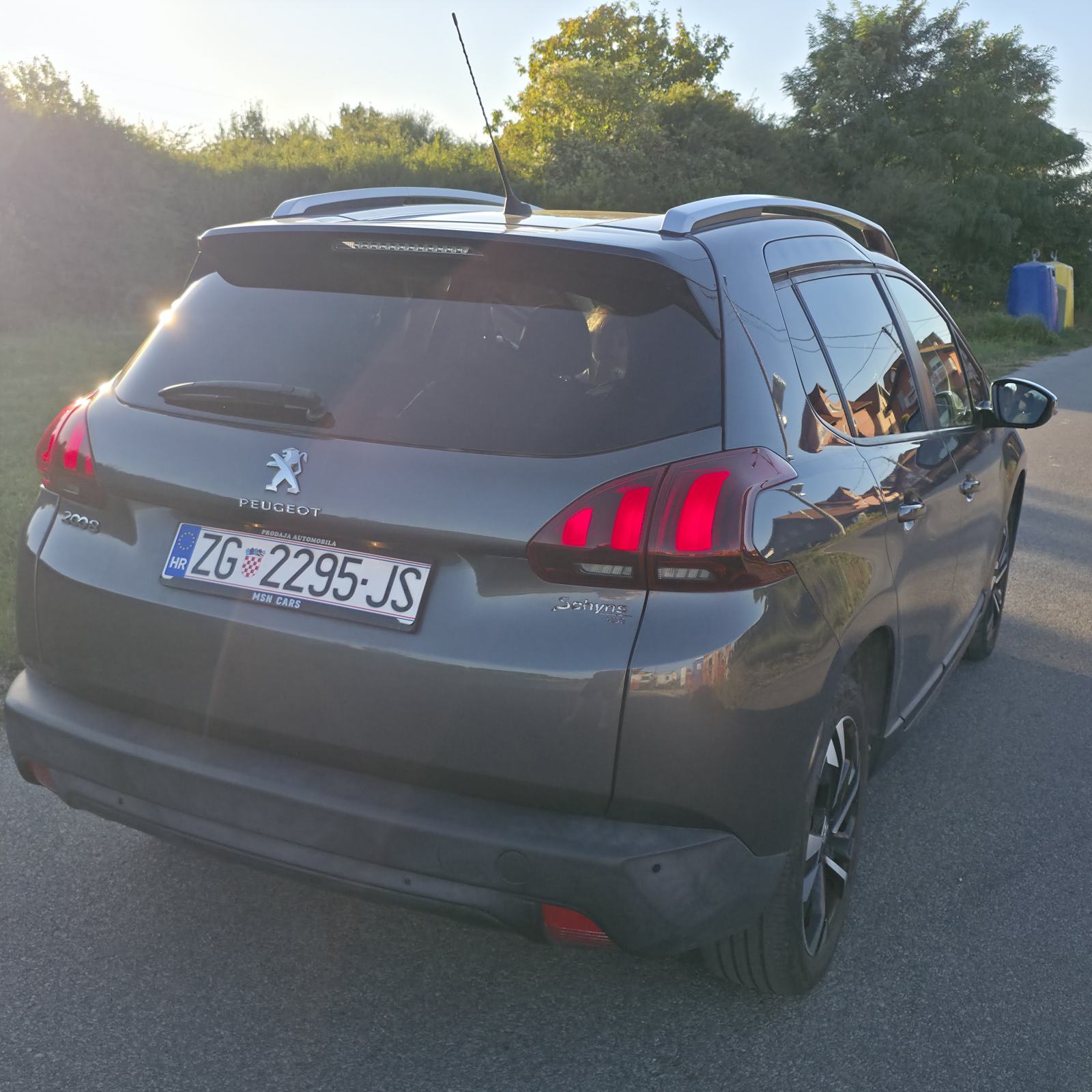 Peugeot 2008 1,2 PureTech -VLASNICA REG 4/27, fotografija 2