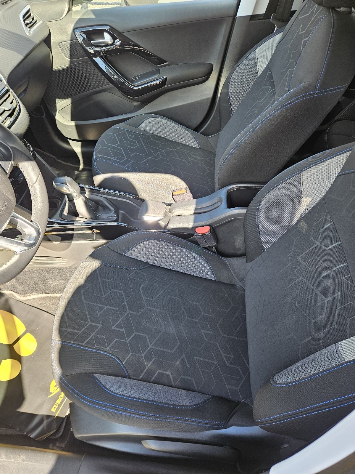 PEUGEOT 2008 1,2 PureTech STYLE NAVIGACIJA KLIMA ALU FELGE TEMPOMAT, fotografija 11