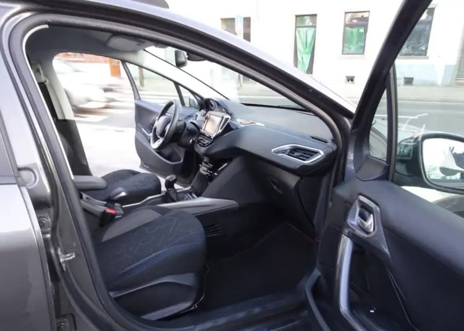 PEUGEOT 2008 1,2 PureTech STYLE NAVIGACIJA KLIMA ALU FELGE TEMPOMAT, fotografija 13