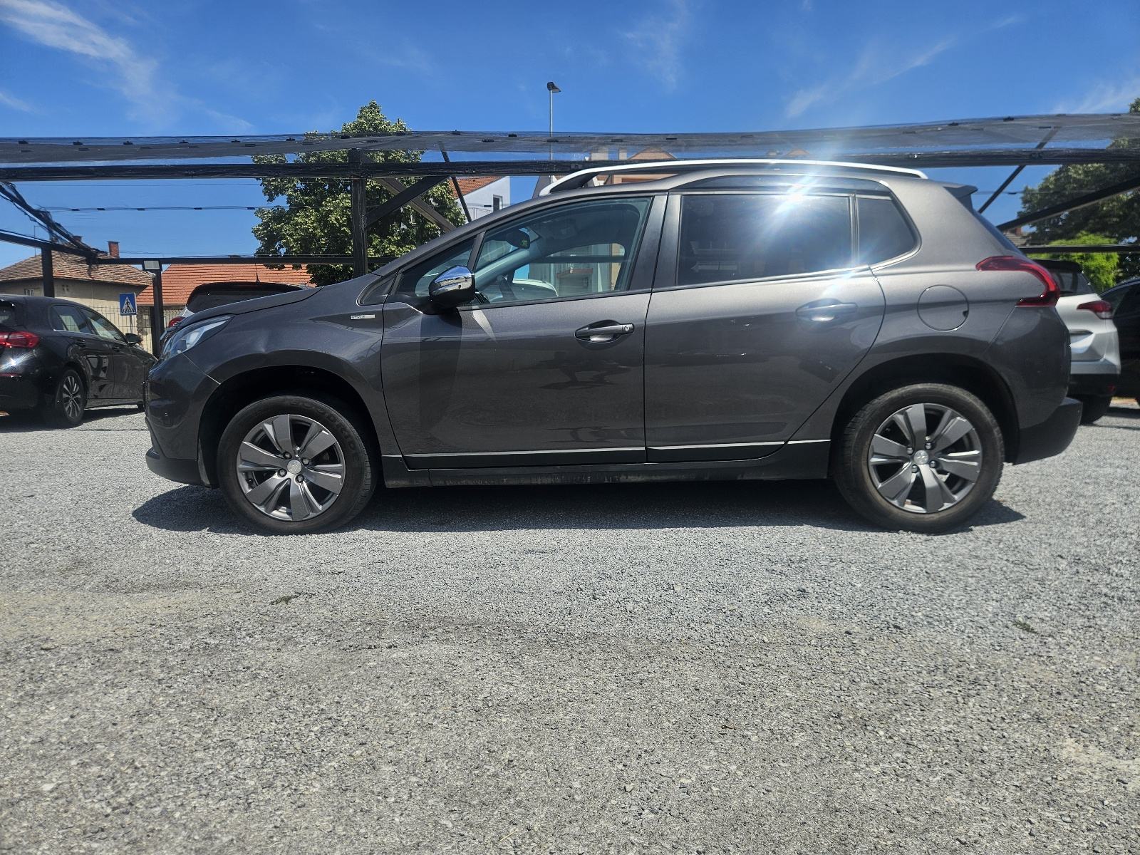 PEUGEOT 2008 1,2 PureTech STYLE NAVIGACIJA KLIMA ALU FELGE TEMPOMAT, fotografija 4