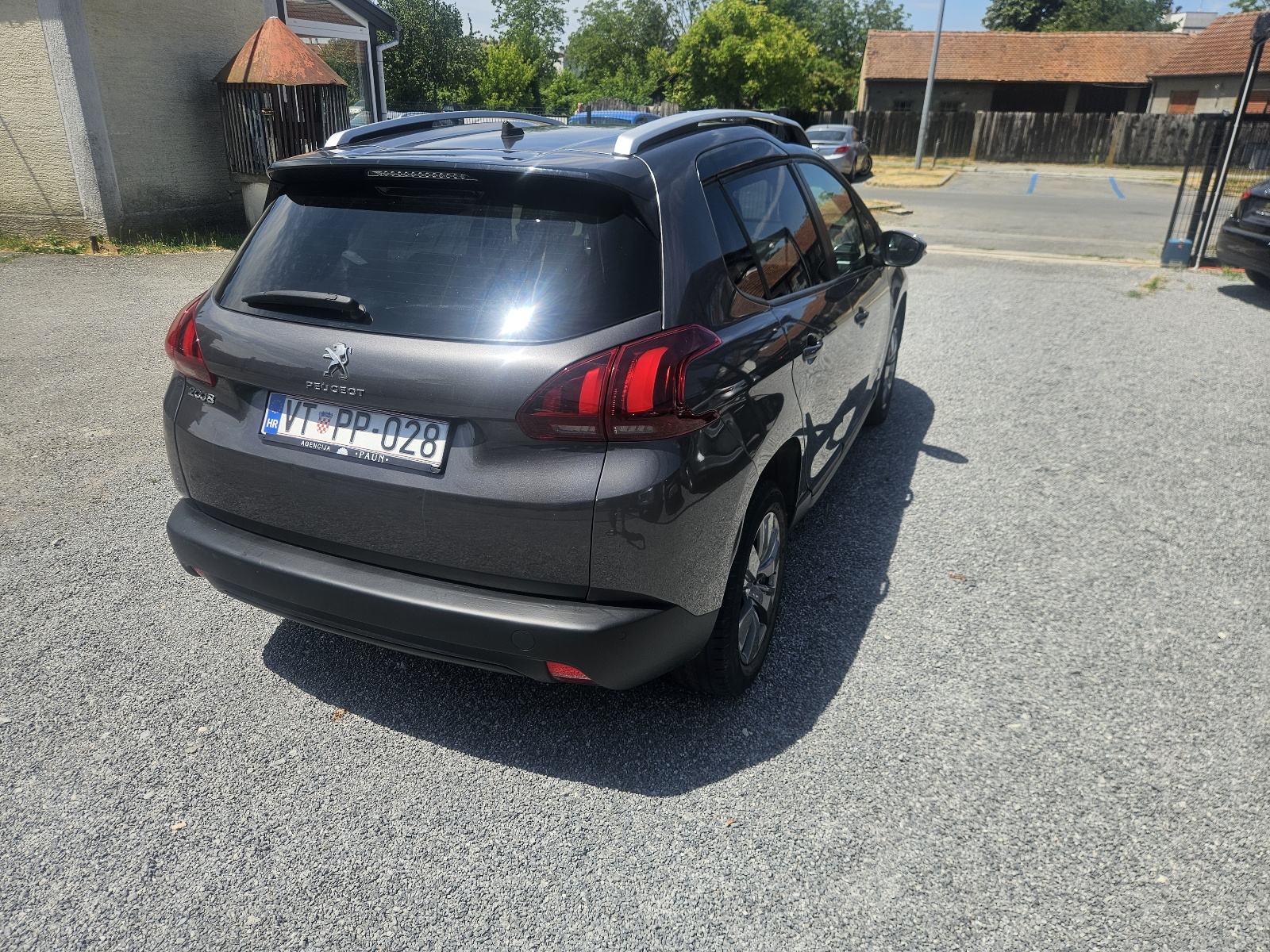 PEUGEOT 2008 1,2 PureTech STYLE NAVIGACIJA KLIMA ALU FELGE TEMPOMAT, fotografija 6