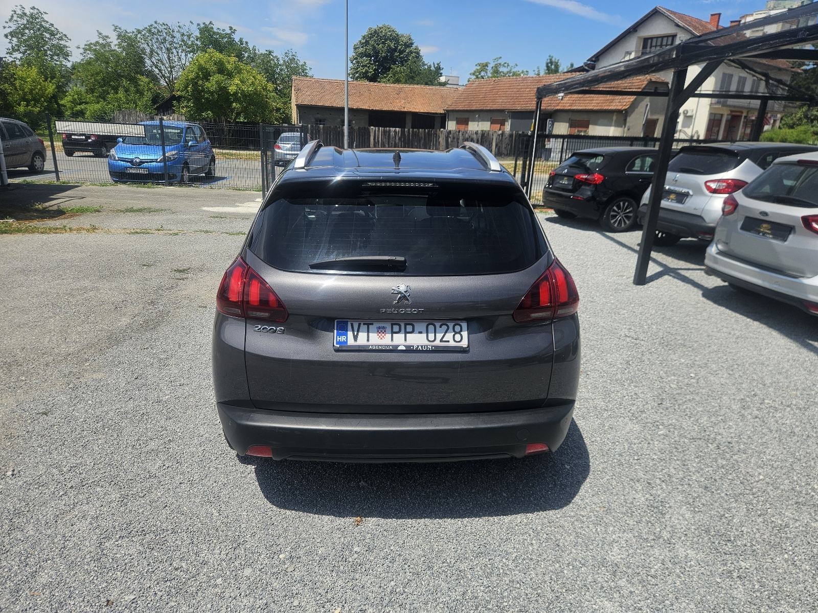 PEUGEOT 2008 1,2 PureTech STYLE NAVIGACIJA KLIMA ALU FELGE TEMPOMAT, fotografija 7