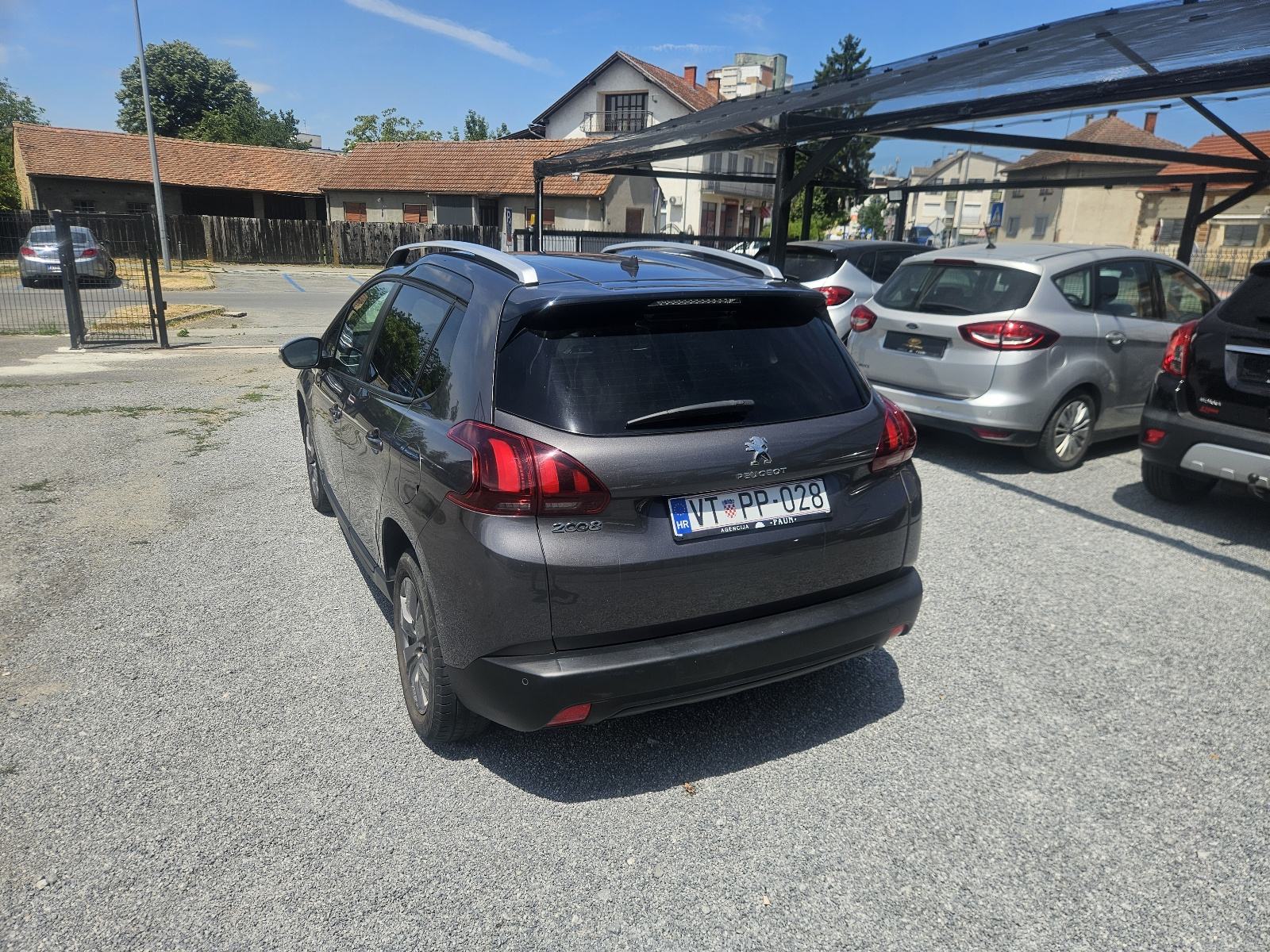 PEUGEOT 2008 1,2 PureTech STYLE NAVIGACIJA KLIMA ALU FELGE TEMPOMAT, fotografija 8