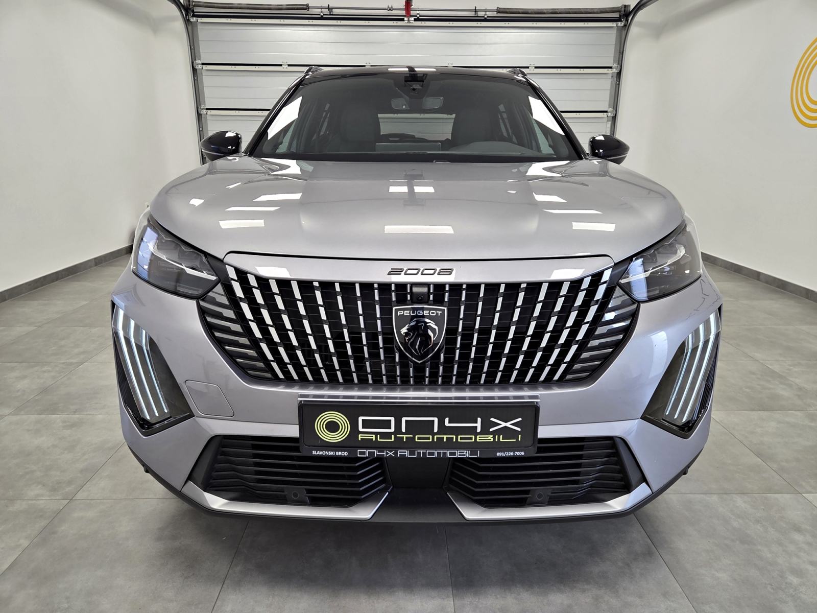 Peugeot 2008 1,2 REDIZAJN, GT LINE, AUTOMATIK, GARANCIJA NA KM, fotografija 2