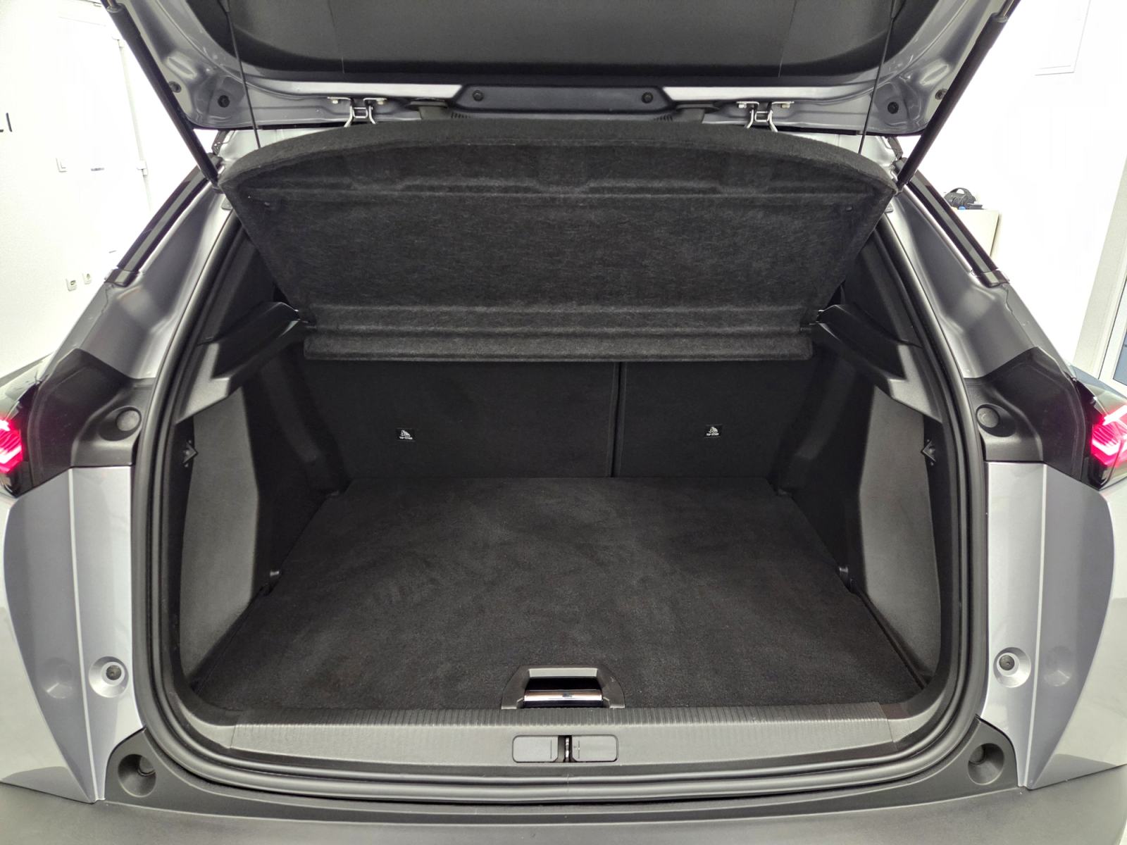 Peugeot 2008 1,2 REDIZAJN, GT LINE, AUTOMATIK, GARANCIJA NA KM, fotografija 8
