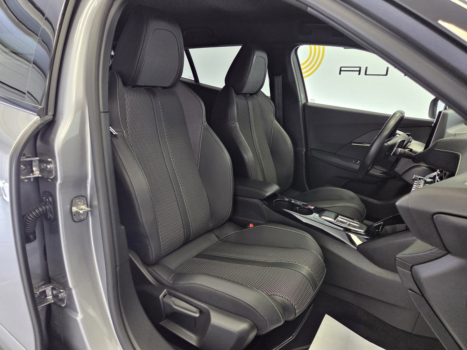 Peugeot 2008 1,2 REDIZAJN, GT LINE, AUTOMATIK, GARANCIJA NA KM, fotografija 12