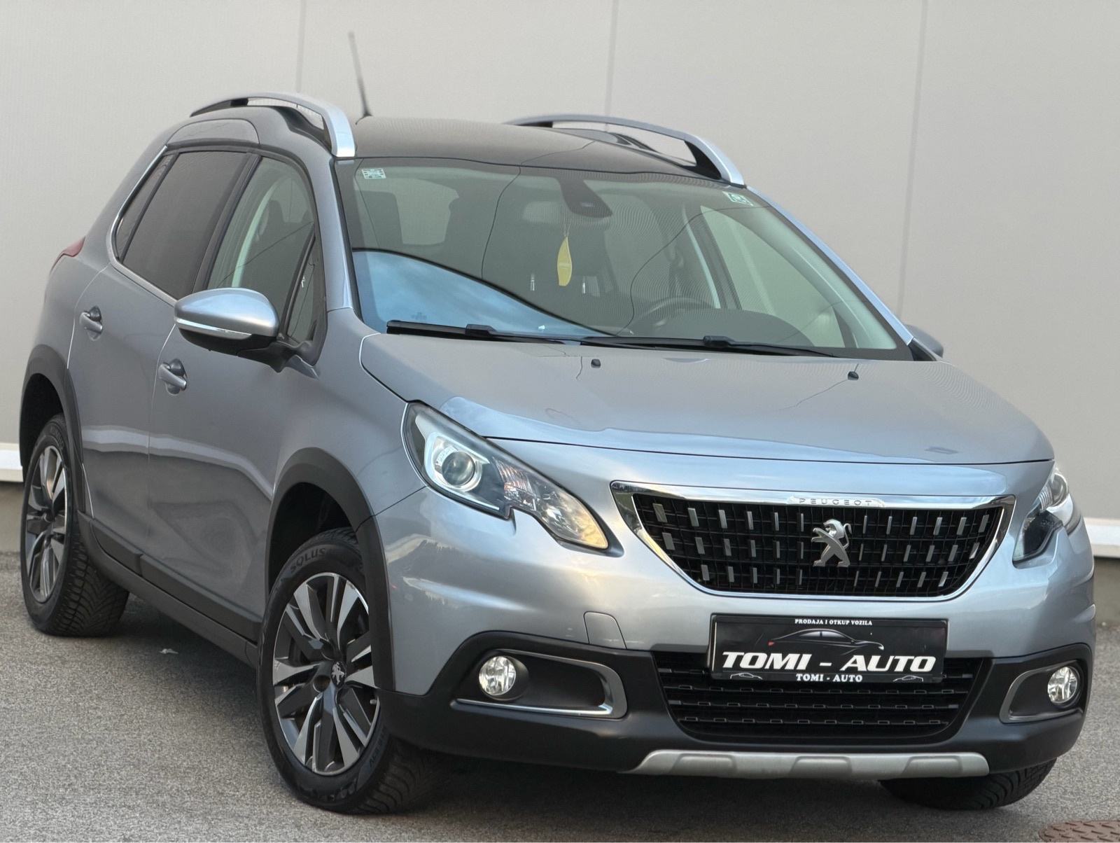 PEUGEOT 2008 1,2-REGISTRIRAN GODINU DANA-PANORAMA-VELIKI SERVIS-KLIMA-, fotografija 1