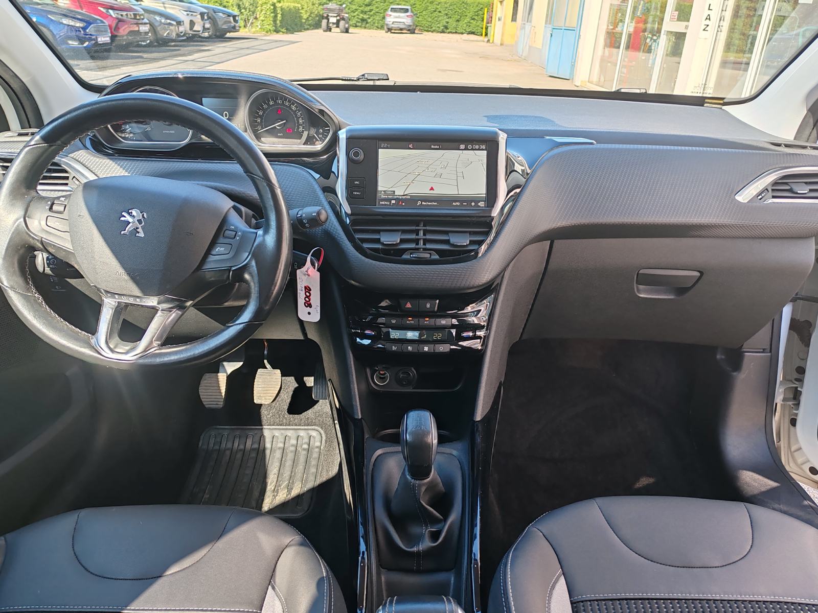 Peugeot 2008 1,2, fotografija 14