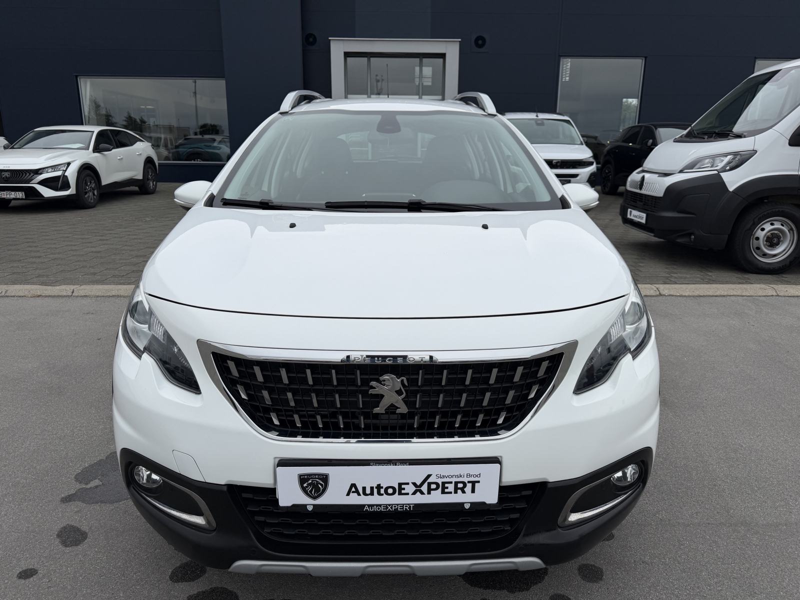 Peugeot 2008 1,2 ALLURE, 107000 KM, 12 MJ JAMSTVO, ISPORUKA ODMAH, fotografija 2