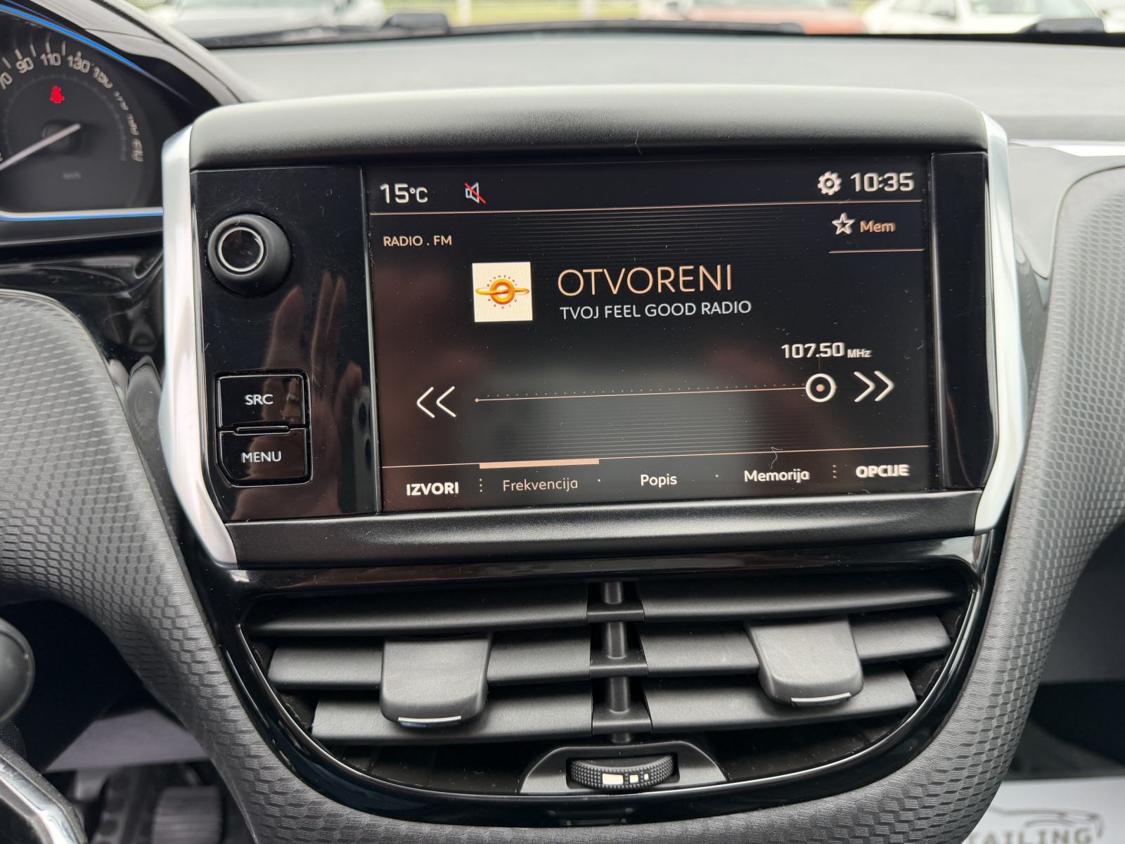 Peugeot 2008 1,2 ALLURE, 107000 KM, 12 MJ JAMSTVO, ISPORUKA ODMAH, fotografija 10