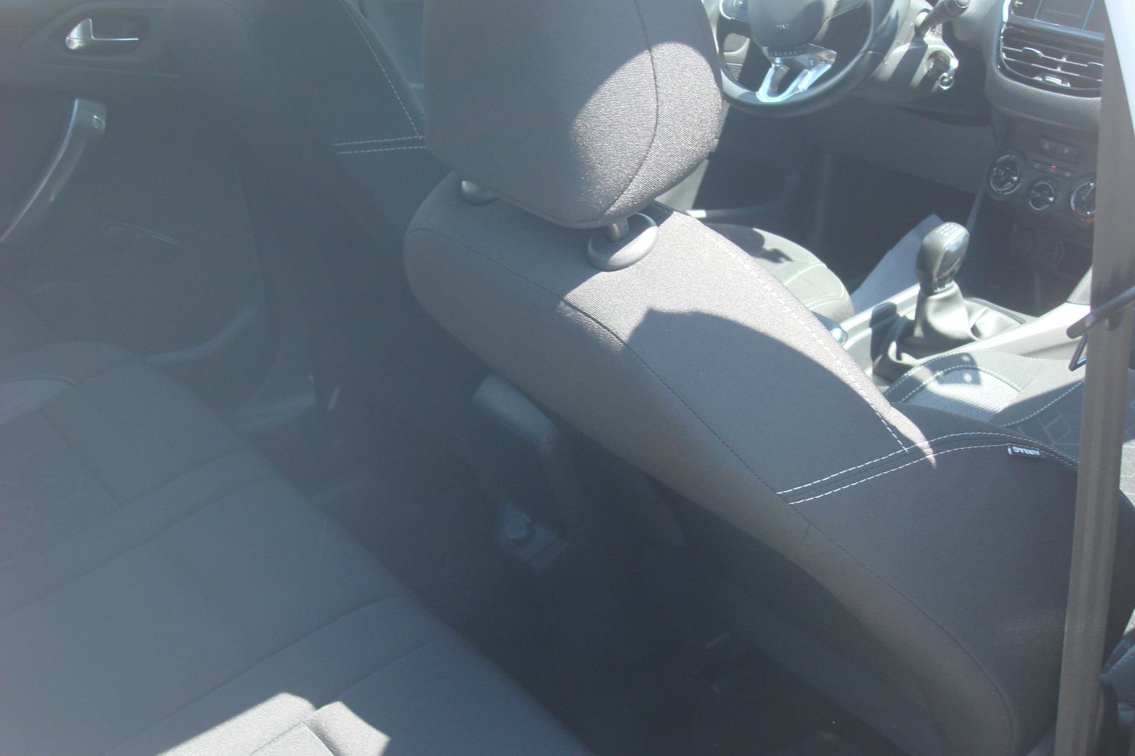PEUGEOT 2008 1,2***133 000 KM****REGISTRIRAN 06/2027****FULL OPREMA***, fotografija 14