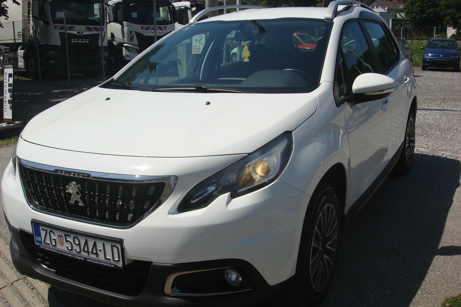 PEUGEOT 2008 1,2***133 000 KM****REGISTRIRAN 06/2027****FULL OPREMA***, fotografija 3