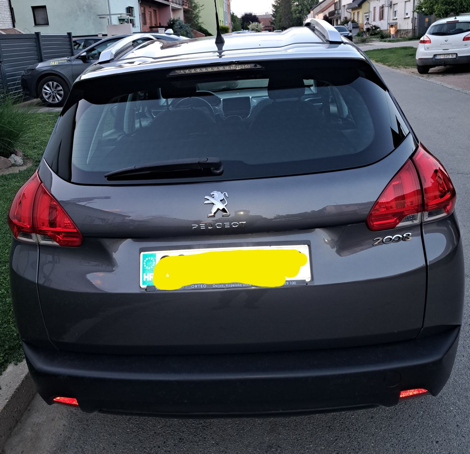Peugeot 2008 1,2, fotografija 3