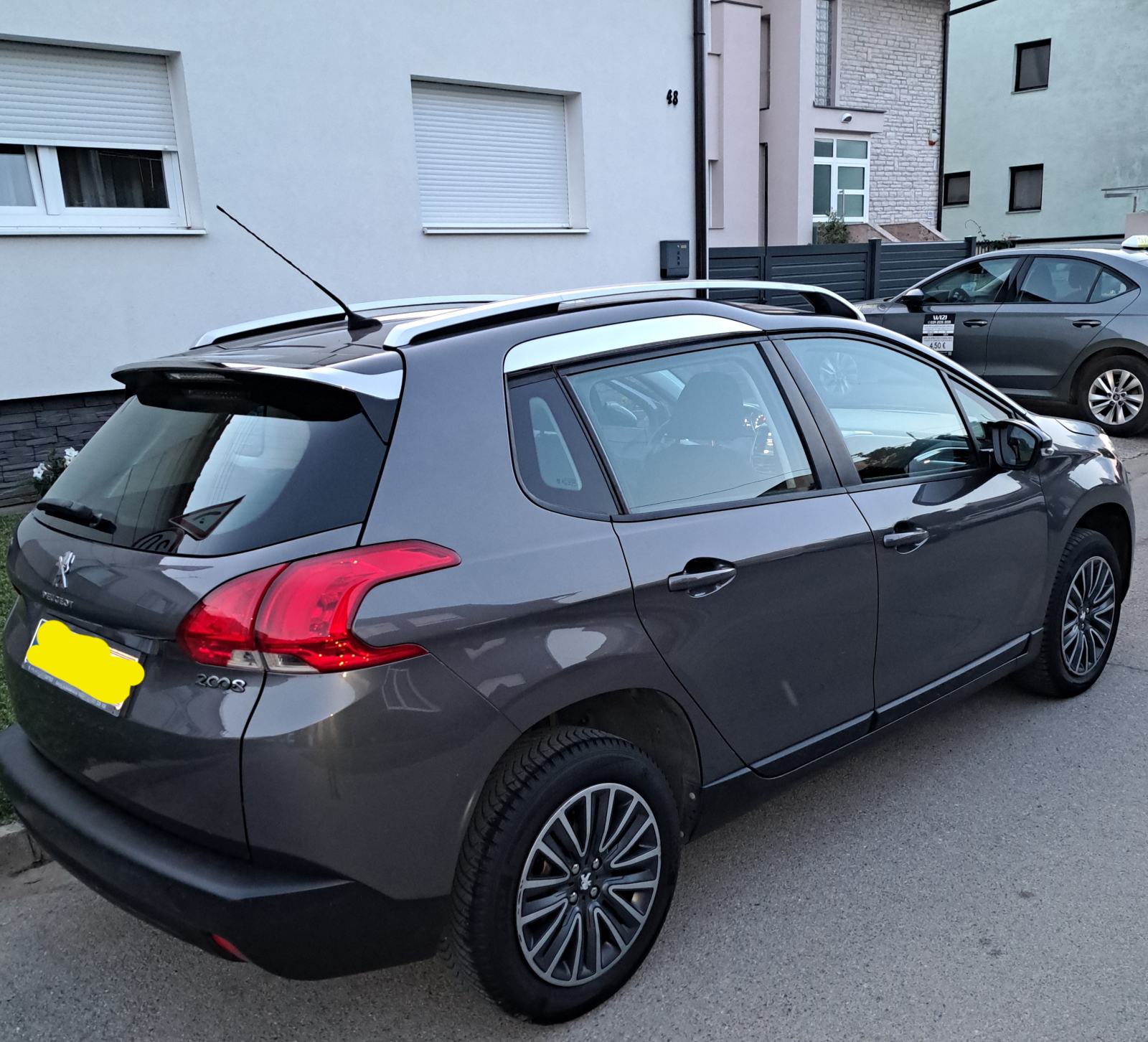 Peugeot 2008 1,2, fotografija 9