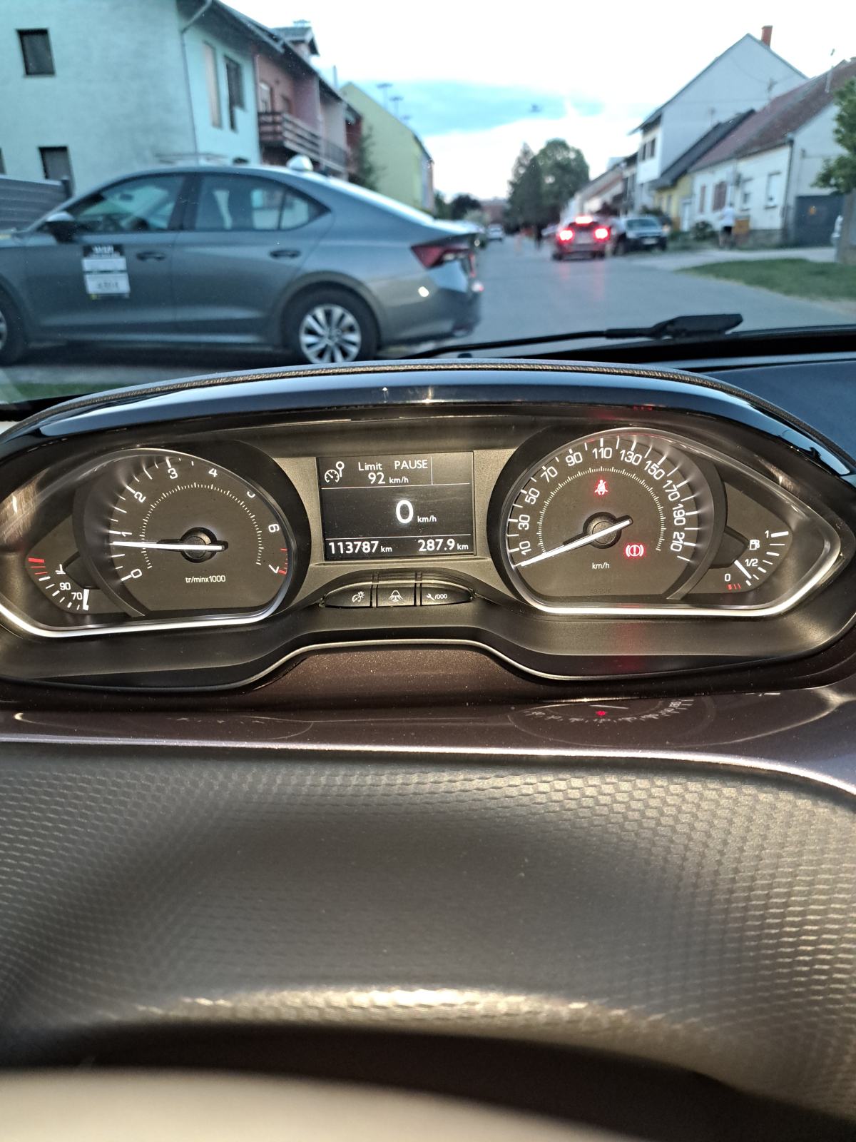 Peugeot 2008 1,2, fotografija 4