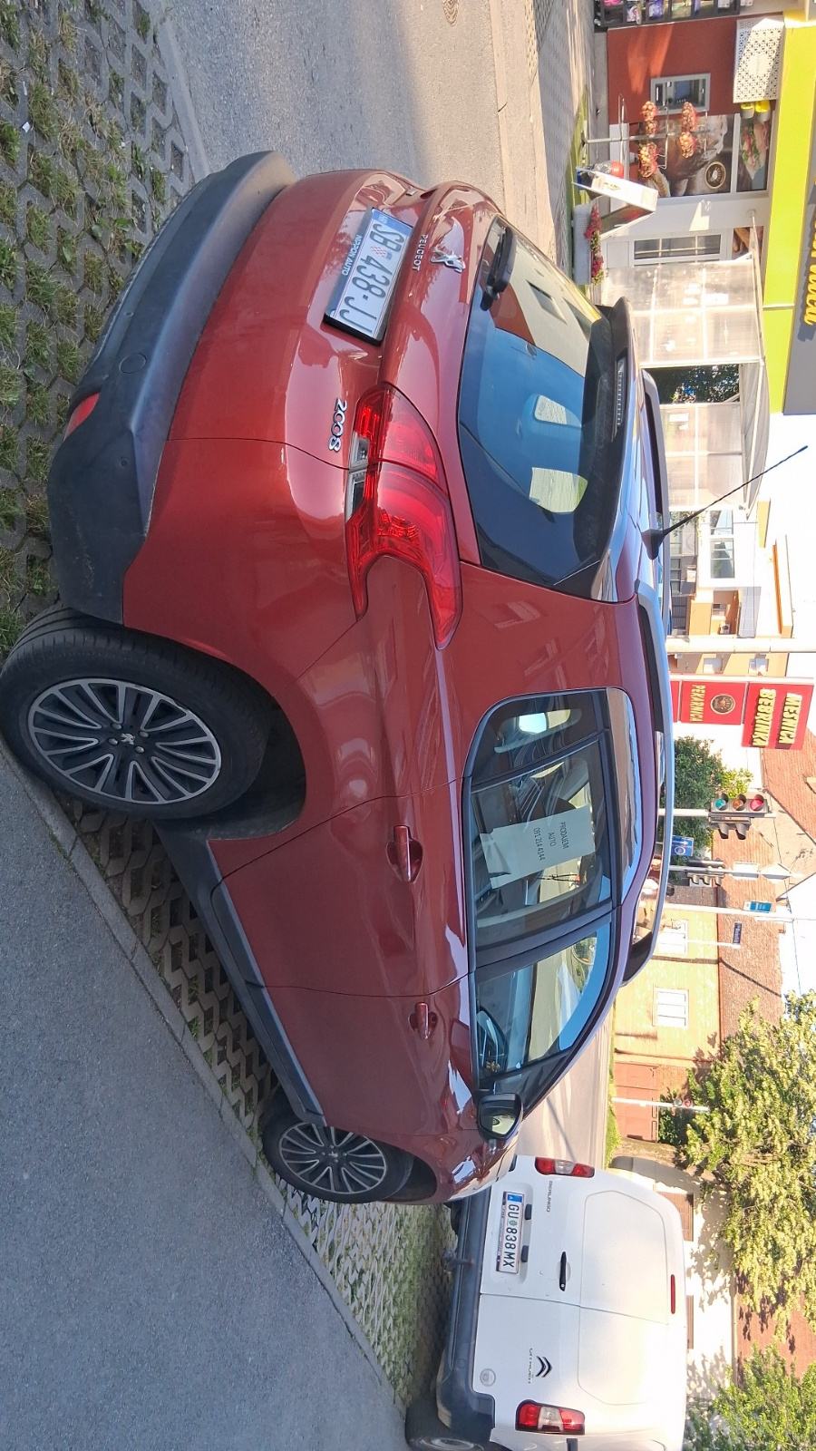 Peugeot 2008 1,2, fotografija 4
