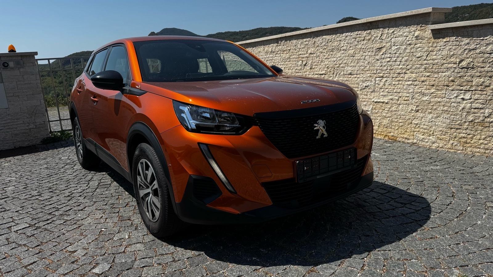Peugeot 2008 1,2 TURBO 100 KS-SERVISNA-JAMSTVO12MJ-TOP!!!, pogled izvana - slika 1